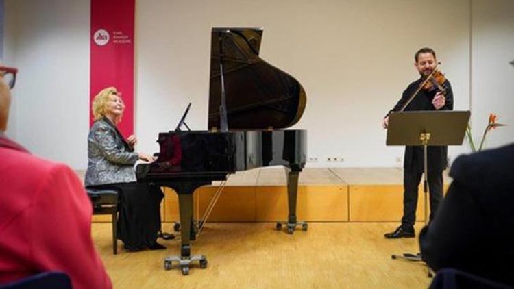 Gülsin Onay’dan Köln’de bahar konseri