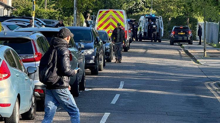 Kılıçlı saldırgan paniği Londra ayağa kalktı...