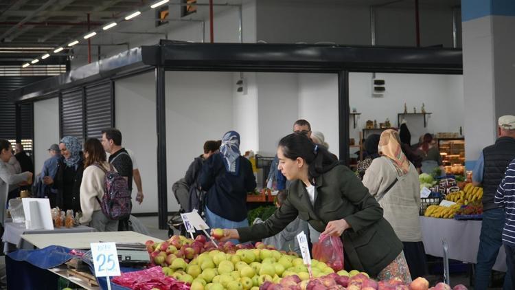Ümraniye’de kapalı pazar alanı açıldı