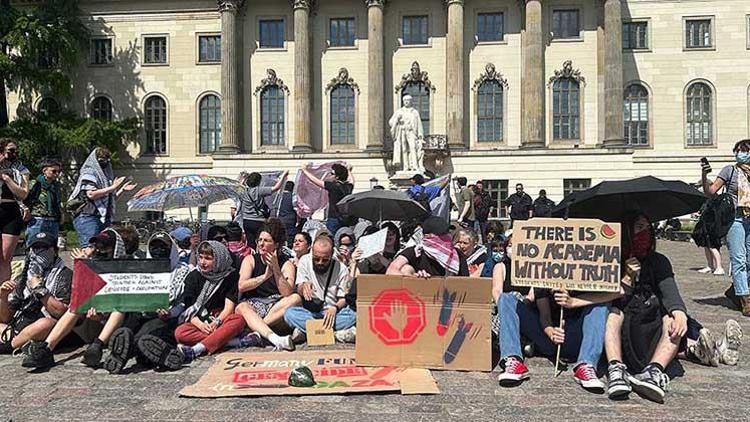 Humboldt Üniversitesi’nde Filistin yanlısı gösteri