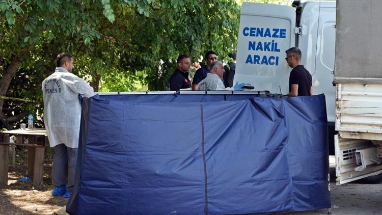 Antalyada korkunç cinayet: Çilek satıcısına kurşun yağdırdı