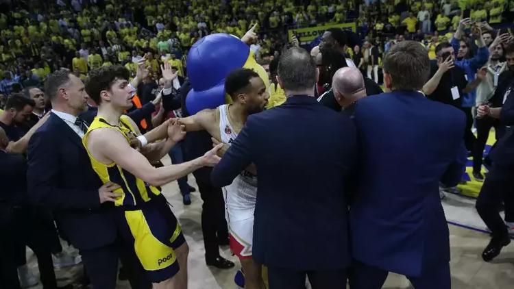 EuroLeague’den Fenerbahçeye ceza, Jaron Blossomgame’e uyarı