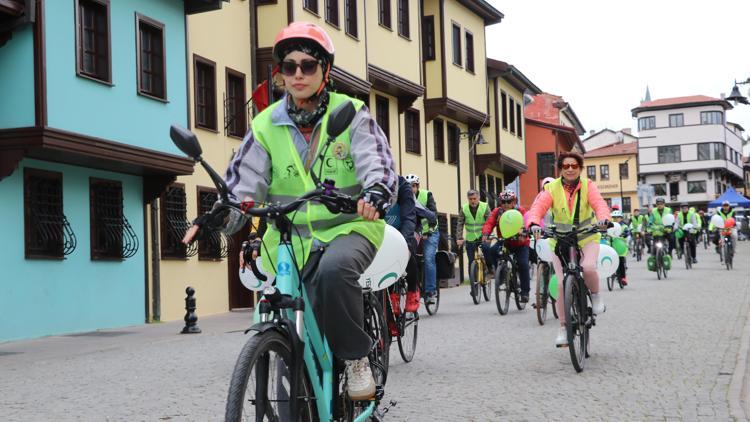 Eskişehir’de 200 kişi sağlıklı yaşam için pedal bastı