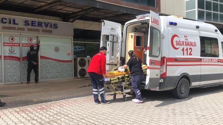 Balkondan düşen 3 yaşındaki çocuk hastaneye kaldırıldı