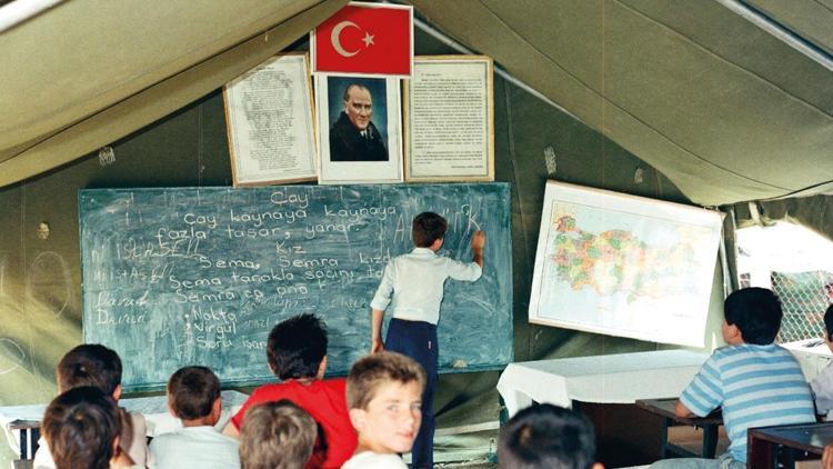 Atatürk’ün ünlü portresi MEB arşivinde