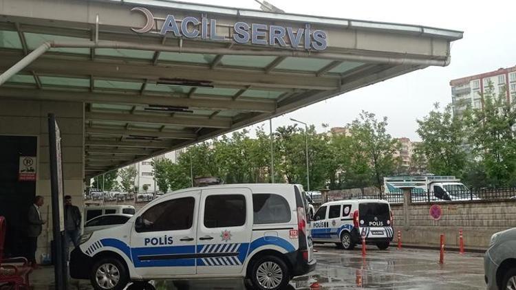 Lise öğrencileri arasında tekmeli - bıçaklı kavga: 1’i ağır, 3 öğrenci yaralandı