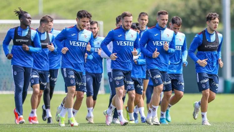 Trabzonsporun Fatih Karagümrük maçı kadrosu açıklandı İki eksik...