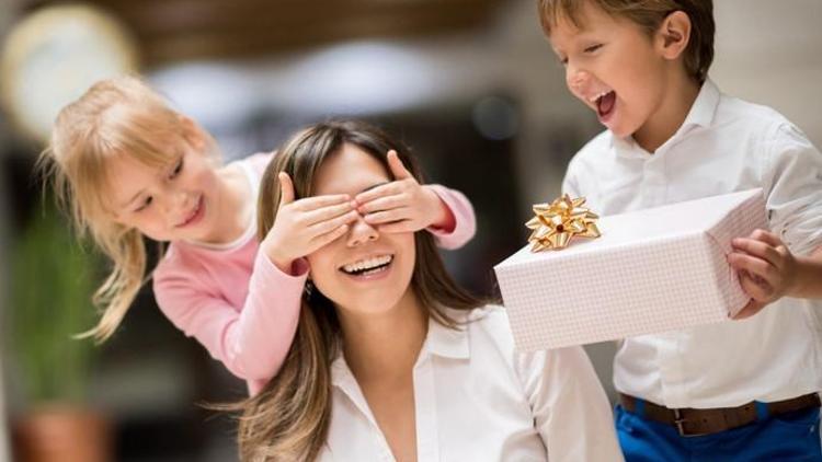 Anneler Günü hediyesi ne alınır? İşte farklı, uygun fiyatlı, el yapımı Anneler Günü hediye önerileri 2024