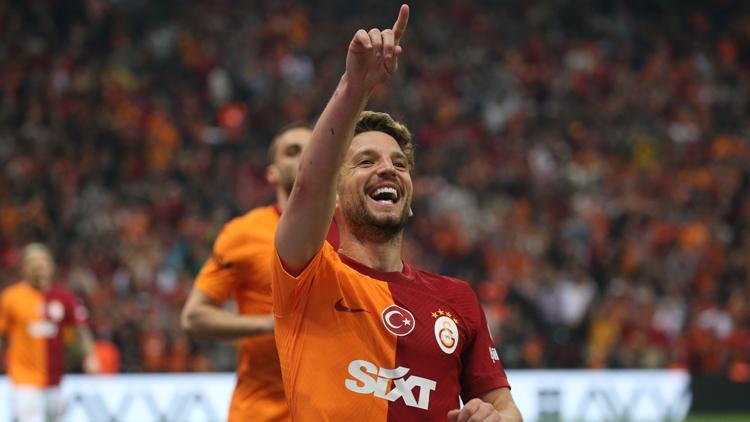 Galatasarayda Mertens aynı maaşı istiyor, yönetim indirim bekliyor