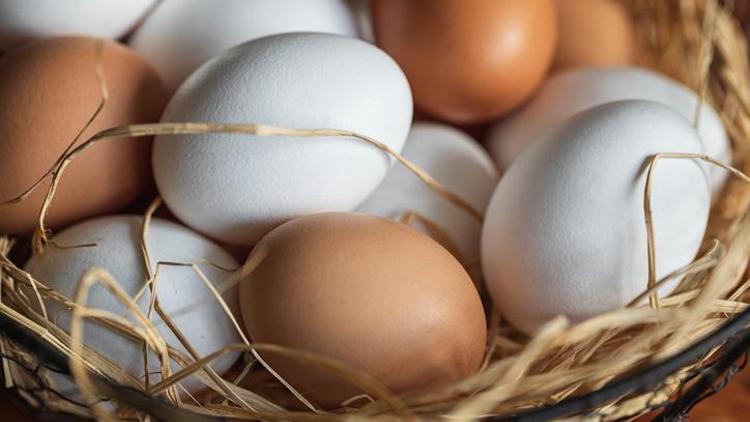Yumurtanın taze mi yoksa bayat mı olduğu nasıl anlaşılır? Kırdığınızda böyleyse o yumurtayı sakın tüketmeyin!