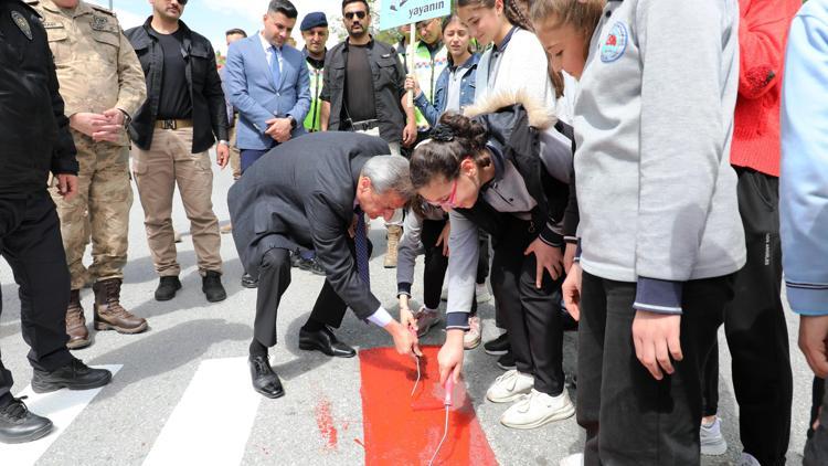 Bitlis’te çocuklara trafik eğitimi