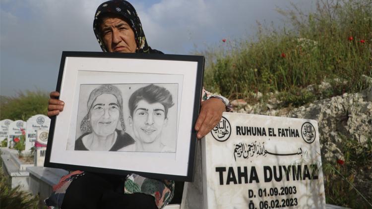 Depremde 3 evladını kaybeden Taha Duymaz’ın annesinin buruk günü