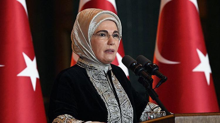 Emine Erdoğan, milli sporcu Mete Gazozu kutladı