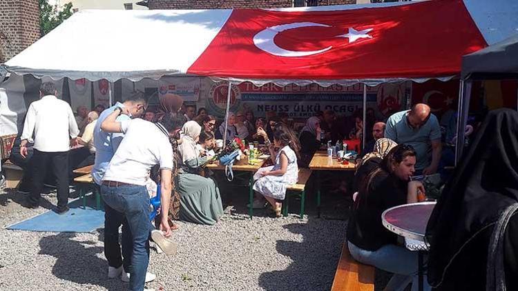 Neus Yunus Emre Camii’ne destek kermesi