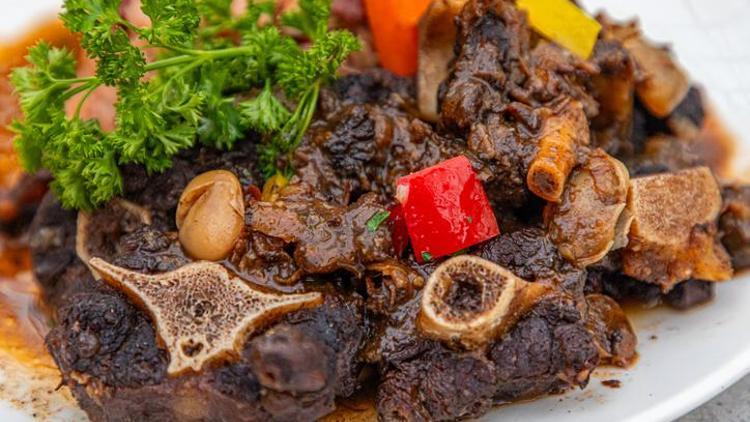 Osso buco tarifi: Osso buco nereye ait, nasıl yapılır? İşte malzeme listesi ve yapımı!