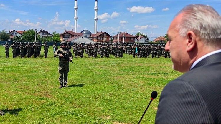 Bakan Damka, Mehmetçik ile bir araya geldi