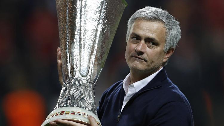 Fenerbahçe ile anılan Jose Mourinho gerçek bir fenomen Tam 7 dil biliyor, başarıları kadar kavgalarıyla da ünlü ve tazminatlarla dünya rekoru kırdı