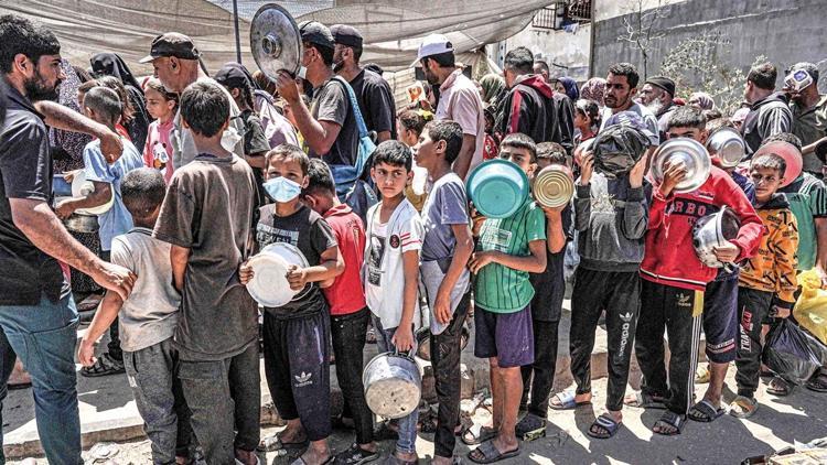 TV’lerde yıkım ve ölüm yok...  İsrailliler Gazze’de ne yaşandığını bilmiyor