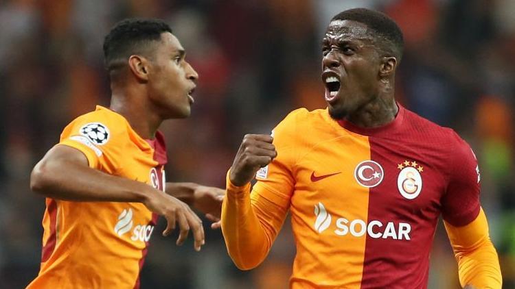 Galatasarayda iki yıldız gözden çıkarıldı