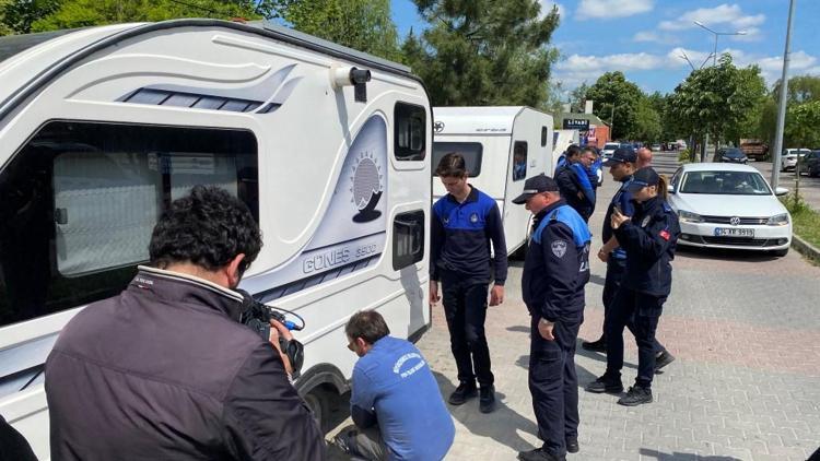 Beylikdüzü ve Büyükçekmecede sahili işgal eden karavanlar kaldırıldı