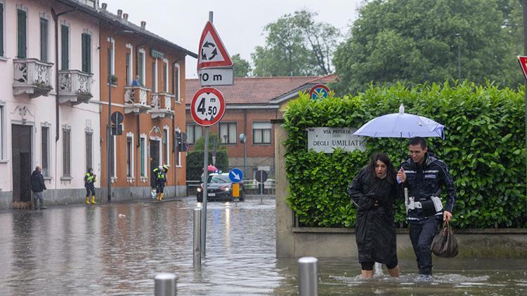 İtalyada 170 yılın yağış rekoru kırıldı