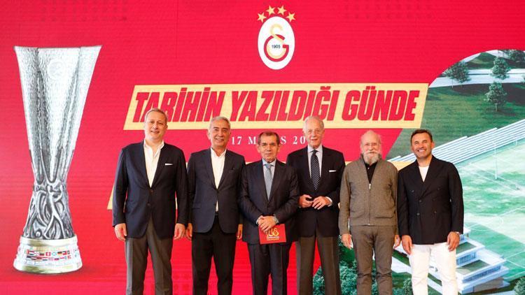Galatasaray, UEFA Kupasının 24. yılında Kemerburgazda buluştu Fenerbahçeye 5 yıldız göndermesi...