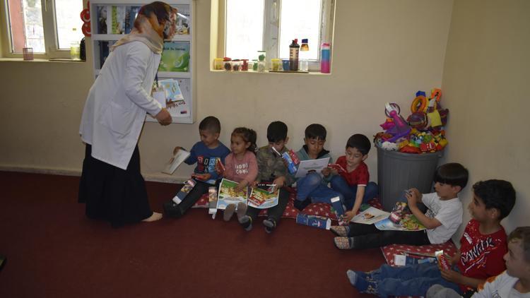 Bitlis’te Kızılay ve Sağlık Müdürlüğü’nden ‘Sağlıklı Köy Okulları Projesi’
