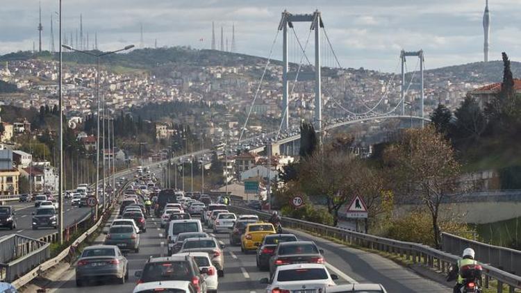 19 Mayıs İstanbul’da hangi yollar trafiğe kapalı, hangileri açık 19 Mayıs trafiğe kapalı yollar 2024