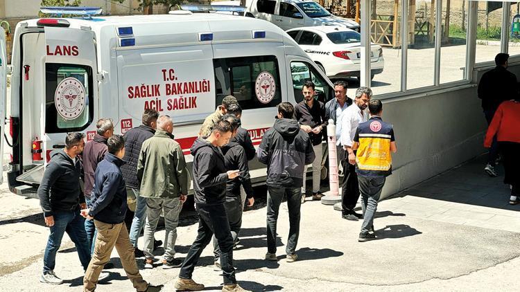 Başkale’de askeri araç devrildi: 6’sı ağır 11 yaralı