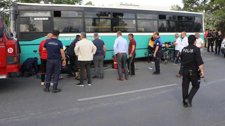 Kayseride feci kaza Özel halk otobüsü anne ile 10 yaşındaki oğluna çarptı: Anne hayatını kaybetti, oğlu ağır yaralı