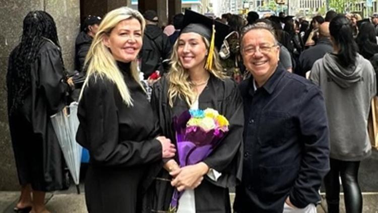 Ünlü çiftin büyük gururu Kızımız Amerikanın değil dünyanın en önemli üniversitelerinden birinden mezun oldu