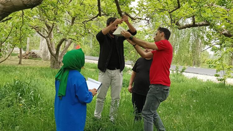 Niğdede meyve ağaçlarına sinek tuzağı yerleştirildi