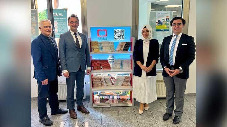 Düsseldorf’ta da ücretsiz Türkçe kitap dağıtımı başladı