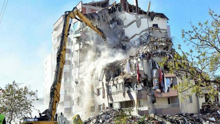 11 kişiye mezar olmuştu İzmirde yıkılan Yılmaz Erbek Apartmanı davasında Yargıtay kararı beklenecek