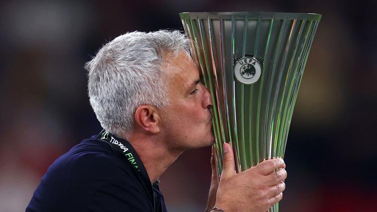 Jose Mourinho, Diagnenin teknik direktörü oluyor