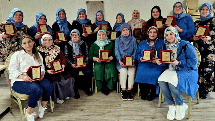 Cami gönüllüsü kadınlara teşekkür programı