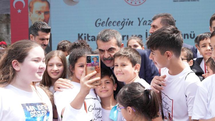 Bakan Tekin: Çocuklar Türkçe ile ilgili projelere sahip çıktı