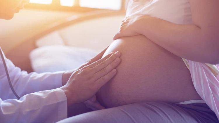Doğum sırasında hangisi daha risksiz: Epidural mi yoksa genel anestezi mi?