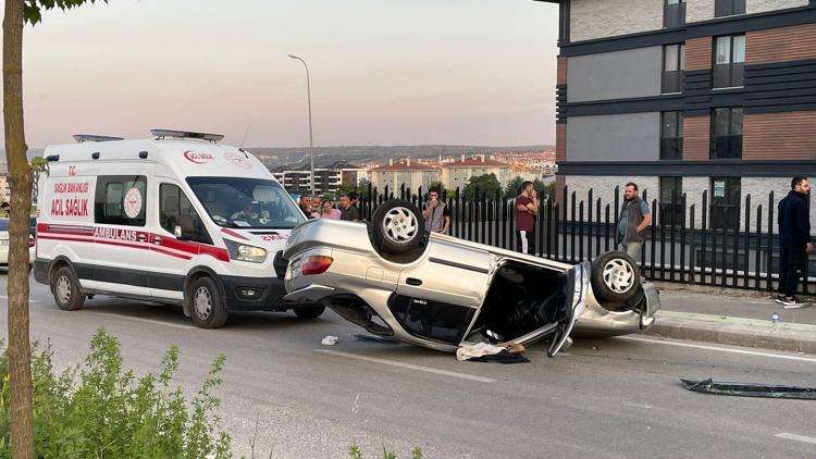 Takla atan otomobilin sürücüsü yaralandı