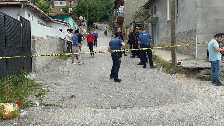 Eskişehirde Afgan uyruklu aileler arasında bıçaklı çocuk kavgası: 2si ağır 3 yaralı