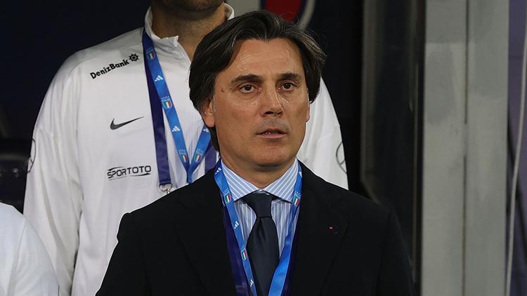 Vincenzo Montella, İtalya maçı öncesi İstiklal Marşımızı okudu