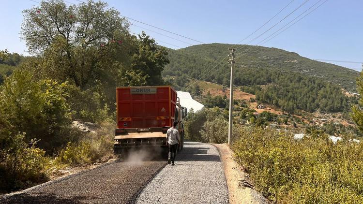 ASAT, Gazipaşada sathi asfalt yapıyor