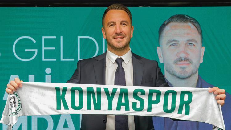 Konyaspor, teknik direktör Ali Çamdalı ile yeni sözleşme imzaladı