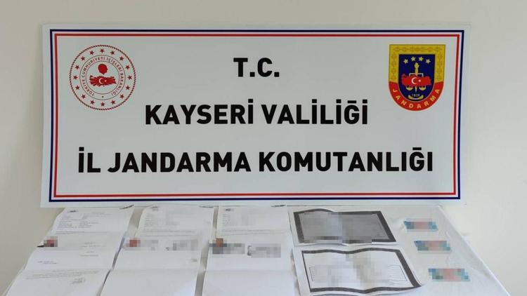 Kayseride ehliyet sınavlarında başarısız olanların yerine başkalarını girdiren 4 kişi yakalandı