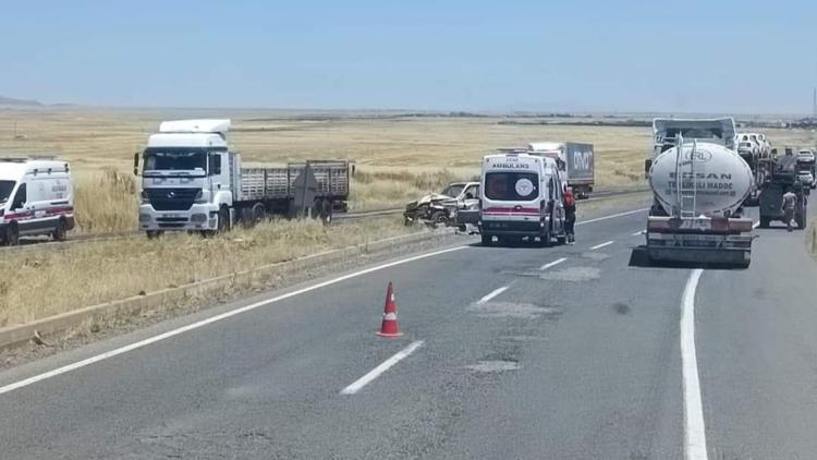 Mardin’de refüje çarpan cipteki 3 kişi yaralandı