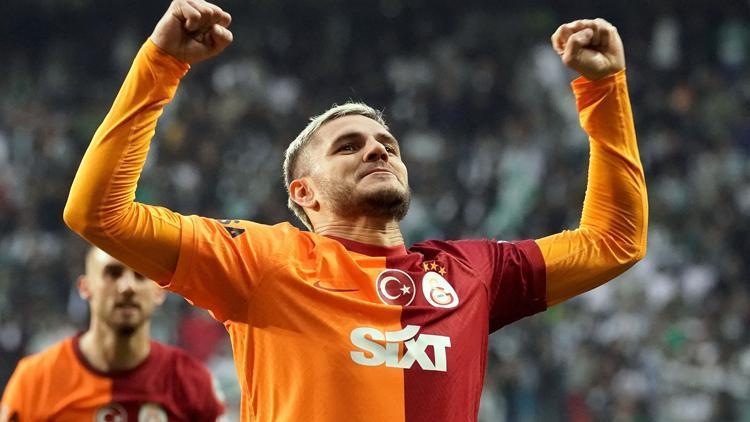 Galatasarayın golcüsü Mauro Icardi devlerin arasında