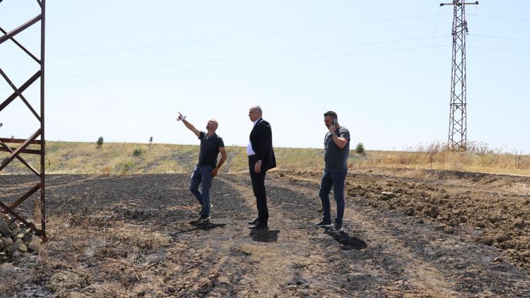 Edirne İl Tarım ve Orman Müdürü Bayazıt, İpsala’da yanan tarlaları inceledi