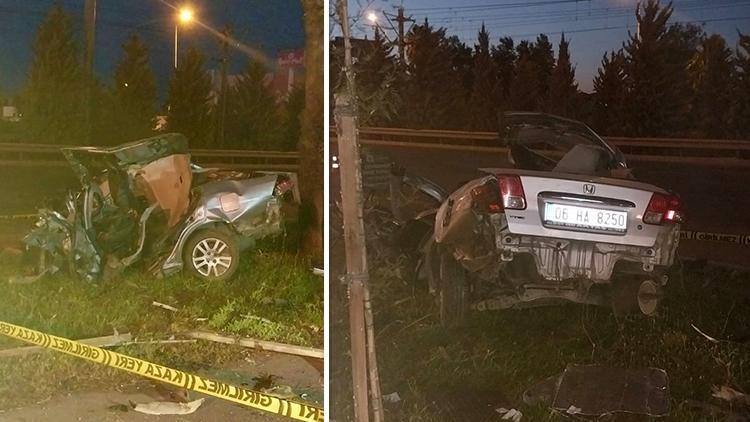 Antalyada korkunç kazada otomobil ikiye bölündü