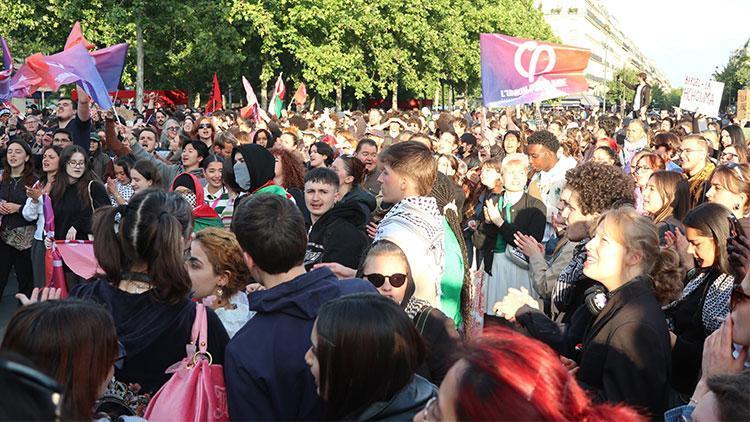 Fransada aşırı sağın aldığı yüksek oy oranları protesto ediliyor