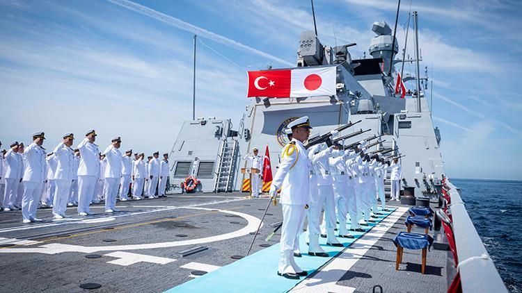 TCG Kınalıada, Japonyayı ziyaret etti